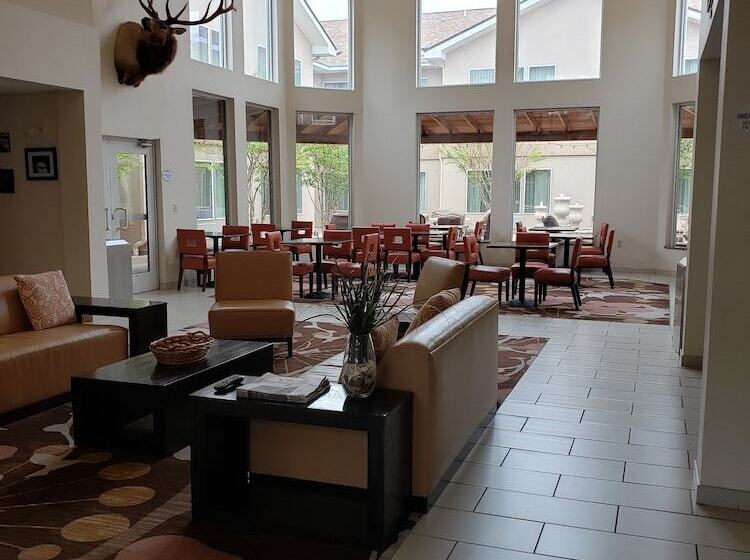 Отель Baymont By Wyndham Hobbs