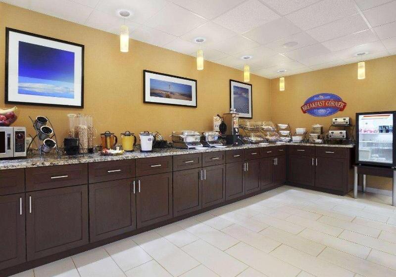 Отель Baymont By Wyndham Hobbs