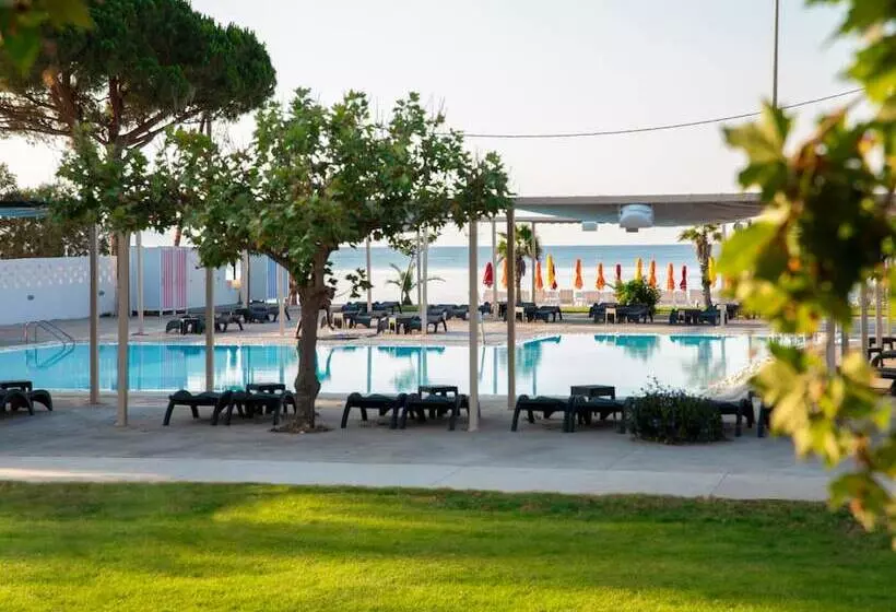 Hotel Buka Sandy Beach