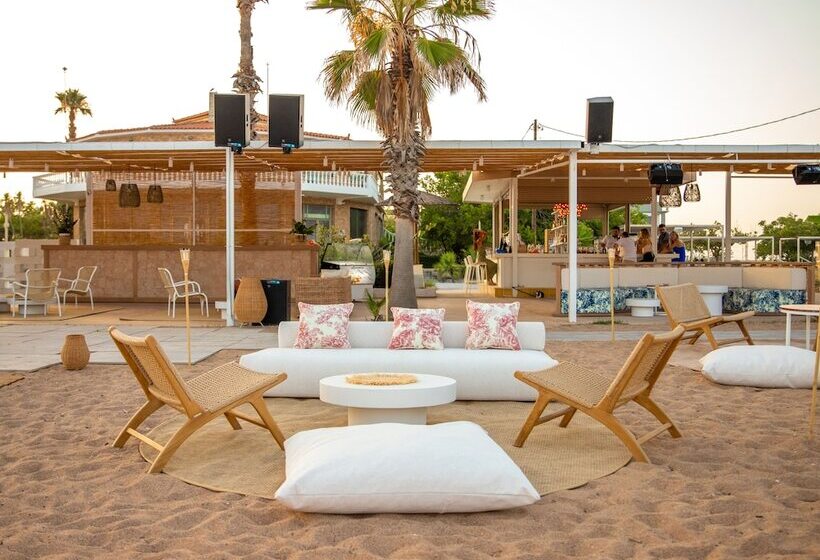 בית מלון כפרי Buka Sandy Beach