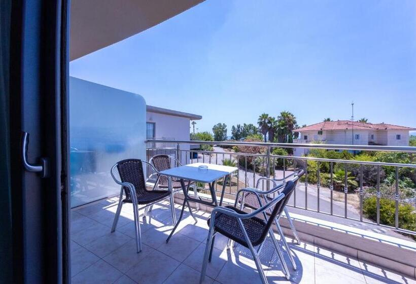 בית מלון כפרי Buka Sandy Beach