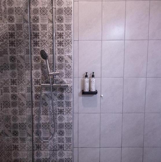 בית מלון כפרי Buka Sandy Beach