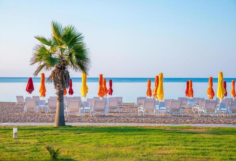 בית מלון כפרי Buka Sandy Beach