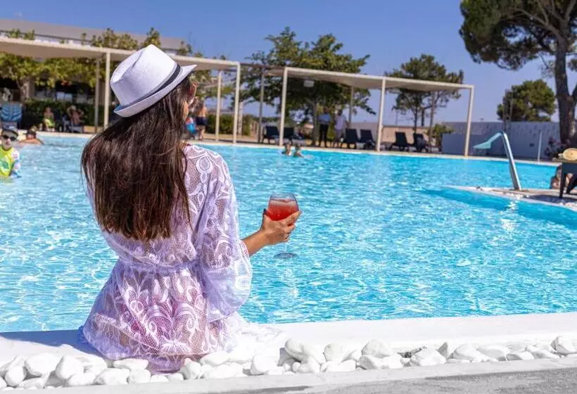 Hotel Buka Sandy Beach