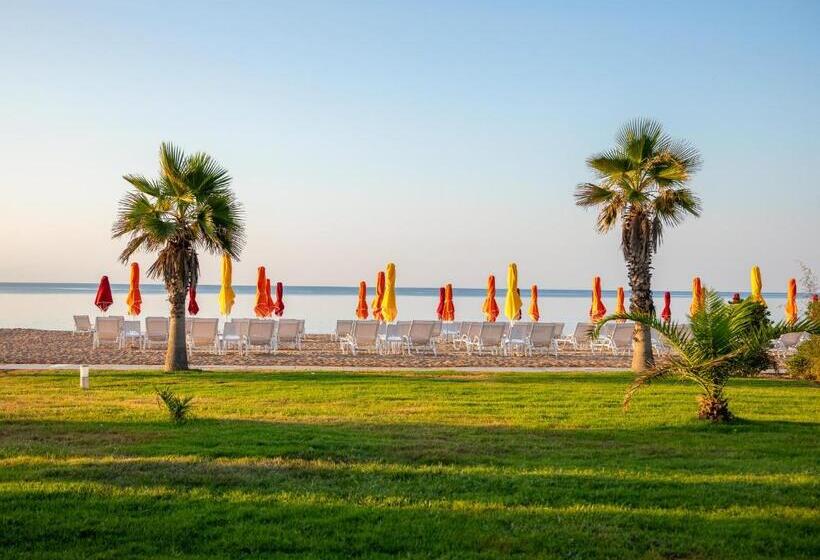 בית מלון כפרי Buka Sandy Beach