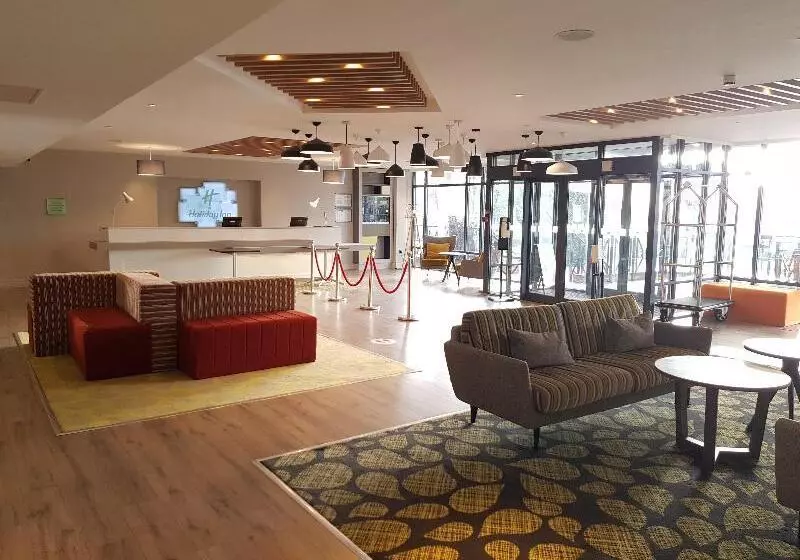 Hotel Holiday Inn Luton South  M1 Junction 9