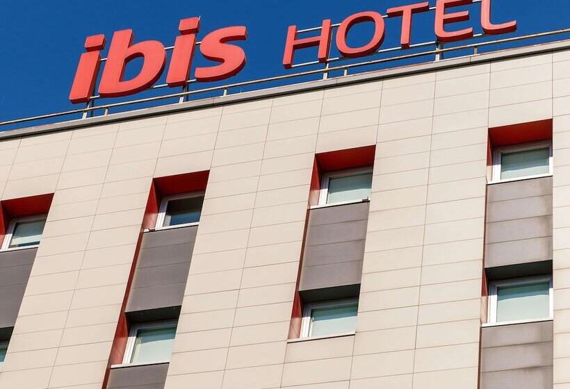 בית מלון כפרי Ibis Istanbul Esenyurt