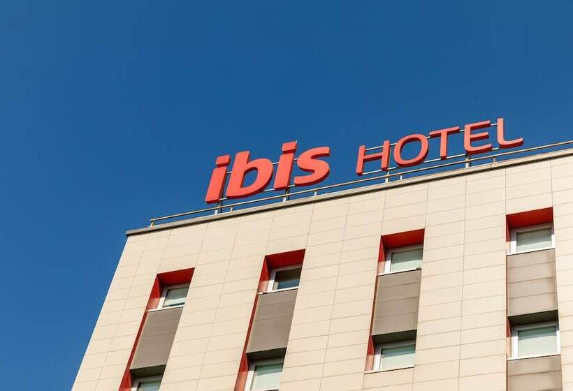 בית מלון כפרי Ibis Istanbul Esenyurt