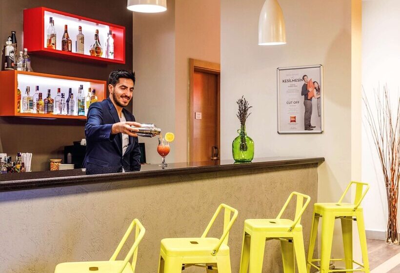 בית מלון כפרי Ibis Istanbul Esenyurt