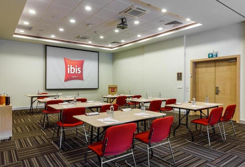 בית מלון כפרי Ibis Istanbul Esenyurt