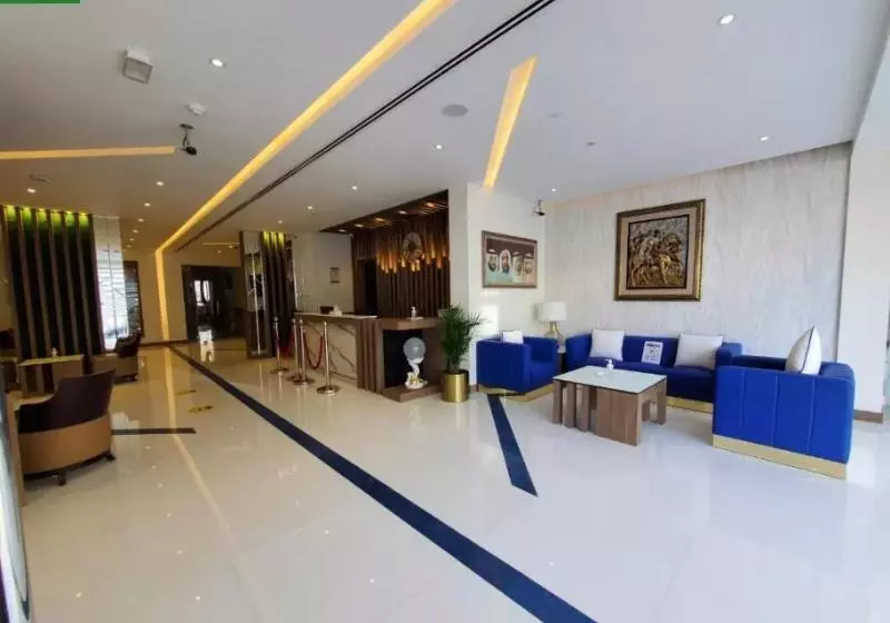 Отель Skylark  Apartments