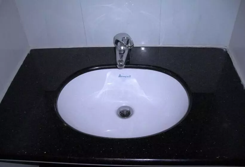 هتل Kowloon Youth Village Tsim Sha Tsui 九龙青年公寓