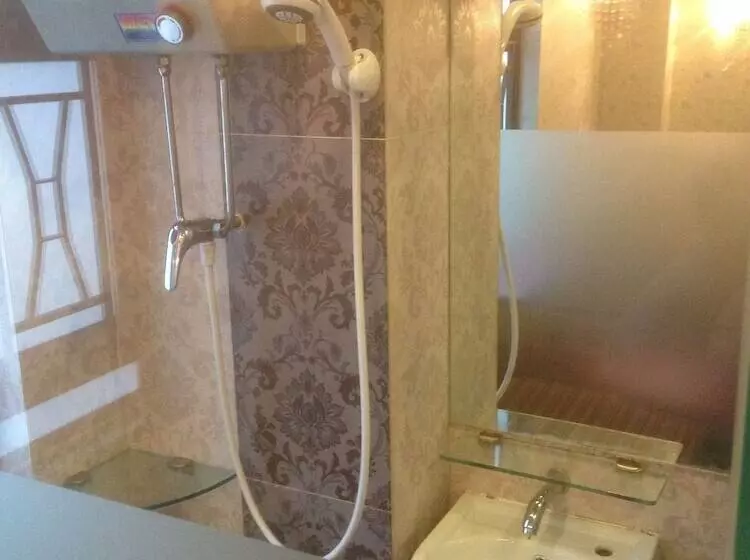 هتل Kowloon Youth Village Tsim Sha Tsui 九龙青年公寓