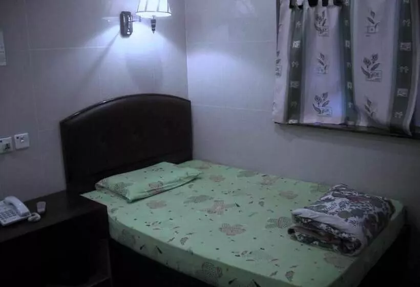 هتل Kowloon Youth Village Tsim Sha Tsui 九龙青年公寓