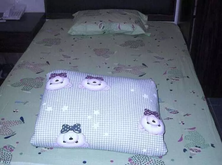 هتل Kowloon Youth Village Tsim Sha Tsui 九龙青年公寓