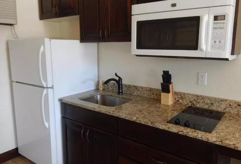 هتل Winterton Suites