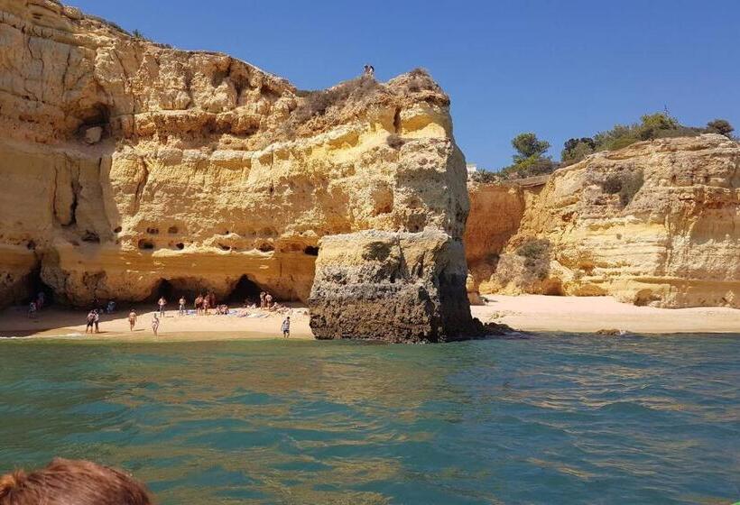 Jardins De Pera Vila M