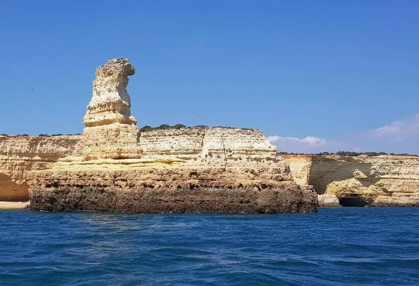 Jardins De Pera Vila M