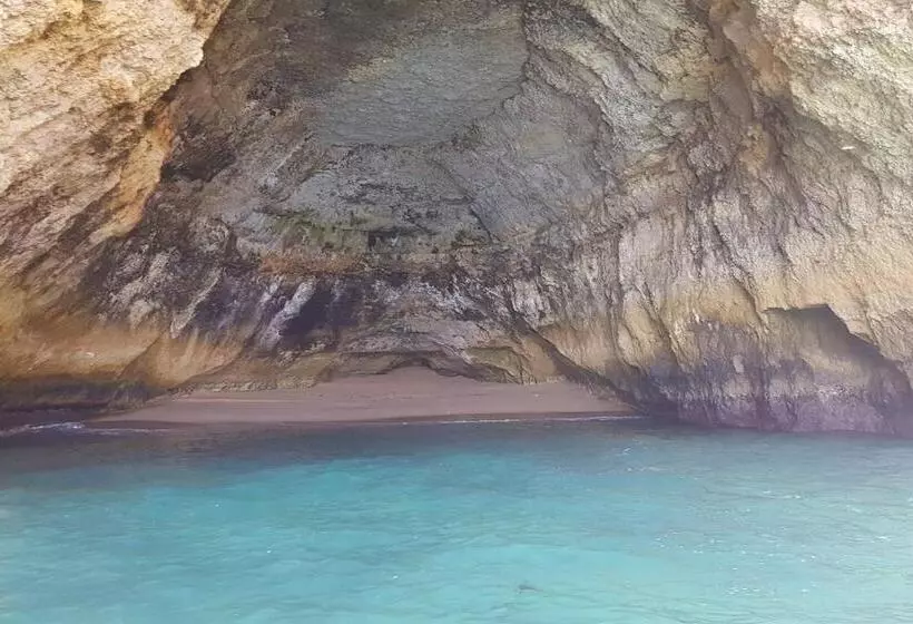 Jardins De Pera Vila M