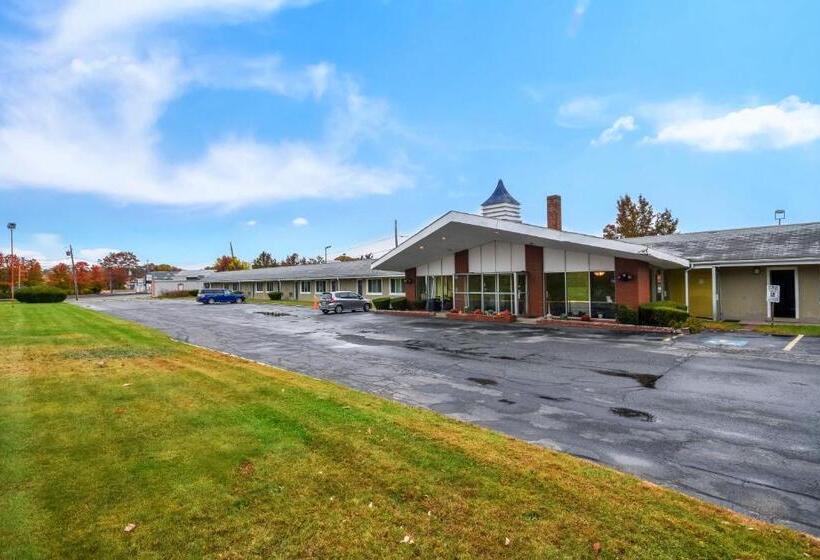 فندق على الطريق Monticello Inn  Framingham/ Boston