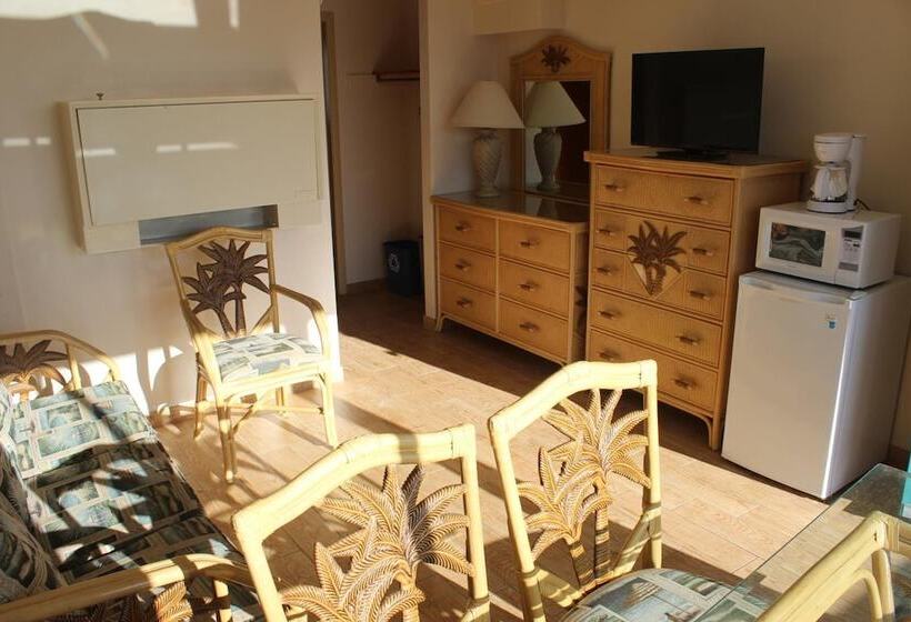 Paradise Oceanfront Resort