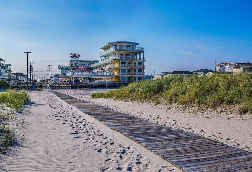 Paradise Oceanfront Resort