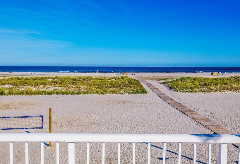 Paradise Oceanfront Resort