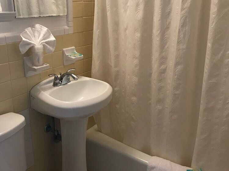 Paradise Oceanfront Resort