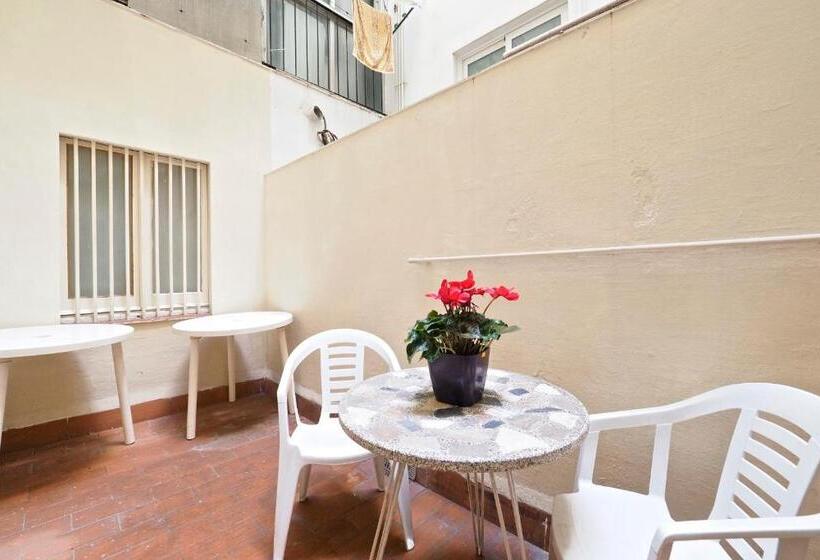 هاستل Hostal Elkano