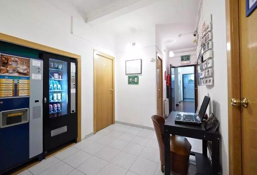 Общежитие Hostal Elkano