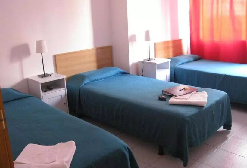 Общежитие Hostal Elkano