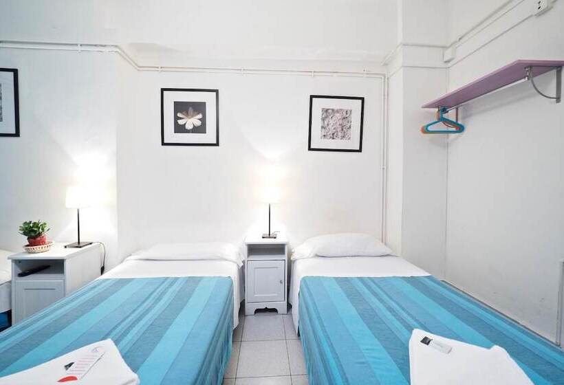 هاستل Hostal Elkano