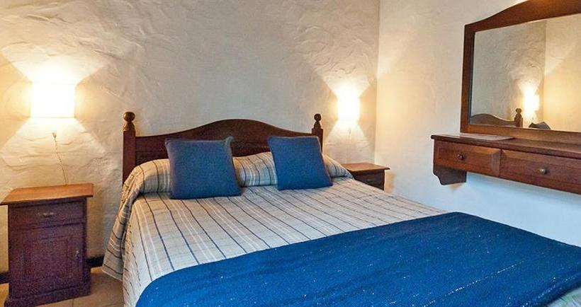 Ayres De Carilo By Hs