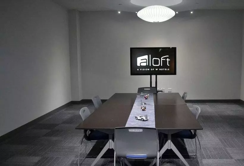 בית מלון כפרי Aloft Tulsa Downtown