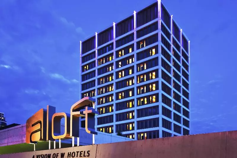 בית מלון כפרי Aloft Tulsa Downtown