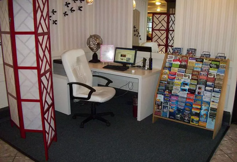 호텔 Camino Inn & Suites