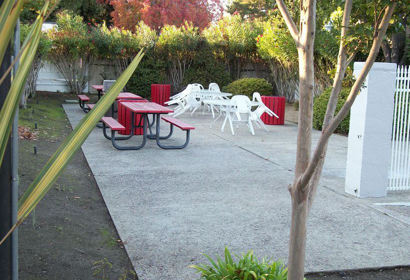 호텔 Camino Inn & Suites