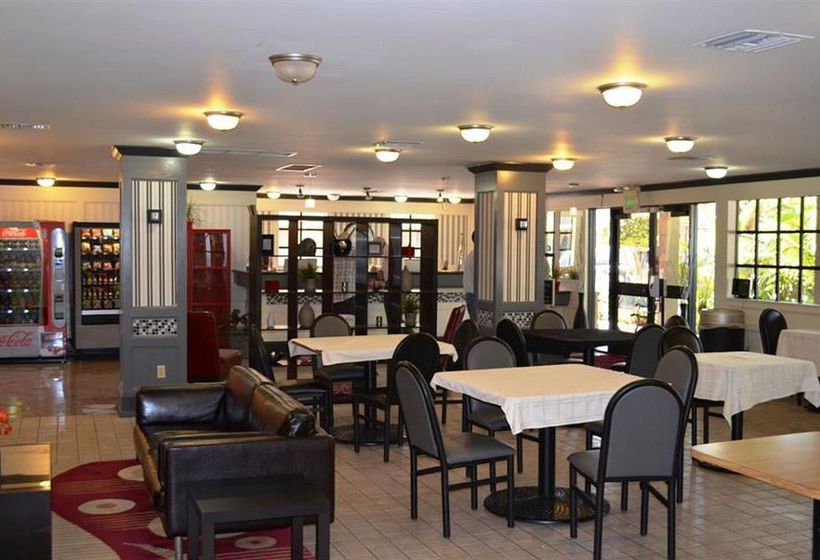 호텔 Camino Inn & Suites