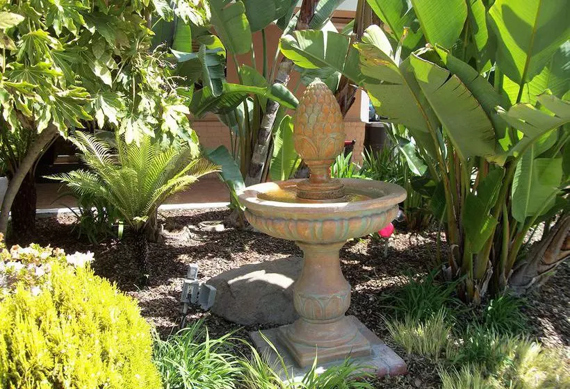 호텔 Camino Inn & Suites