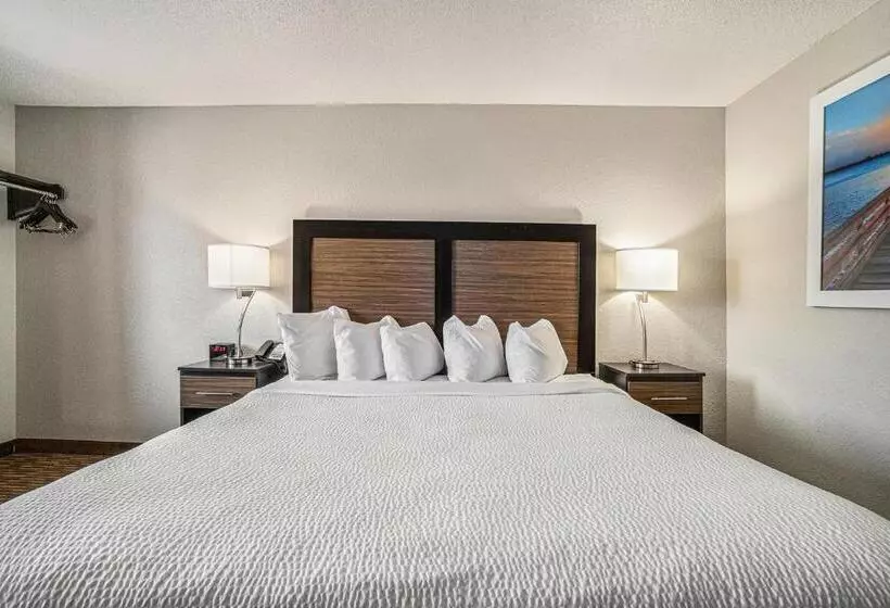 ホテル Days Inn & Suites By Wyndham Traverse City