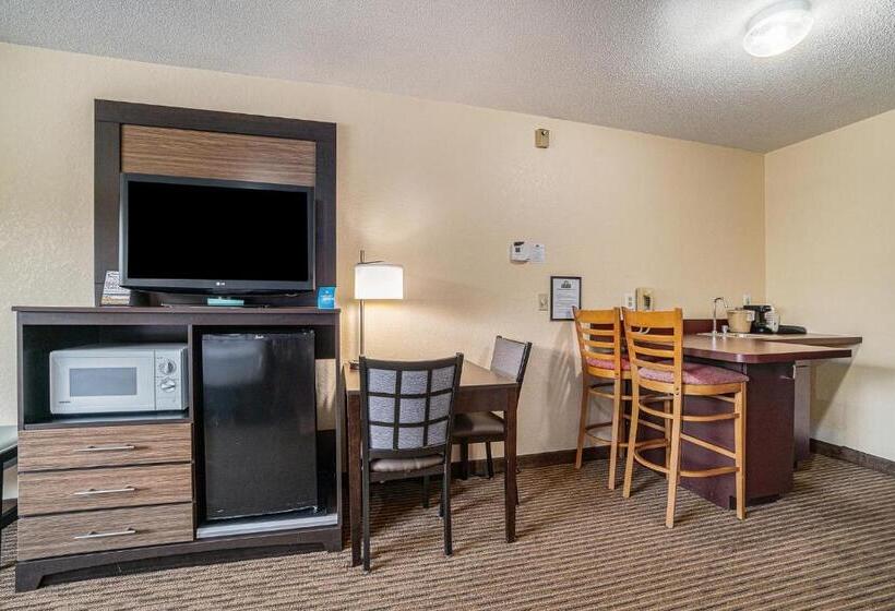 ホテル Days Inn & Suites By Wyndham Traverse City