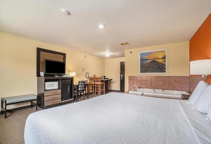 ホテル Days Inn & Suites By Wyndham Traverse City