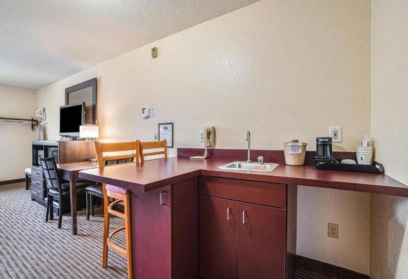 ホテル Days Inn & Suites By Wyndham Traverse City