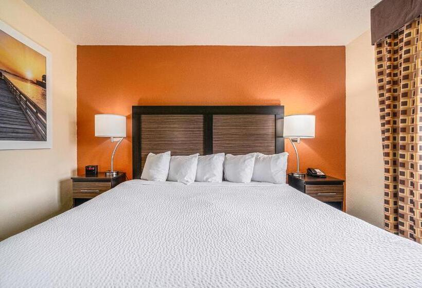 ホテル Days Inn & Suites By Wyndham Traverse City