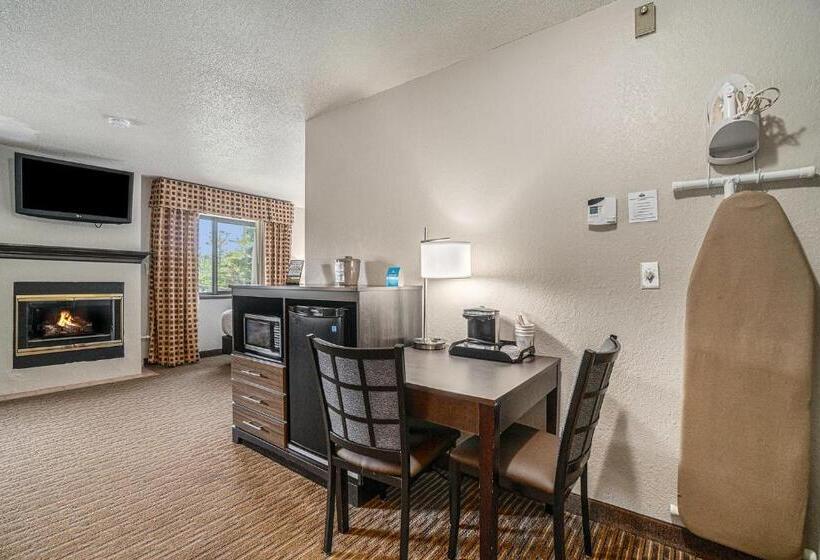 ホテル Days Inn & Suites By Wyndham Traverse City