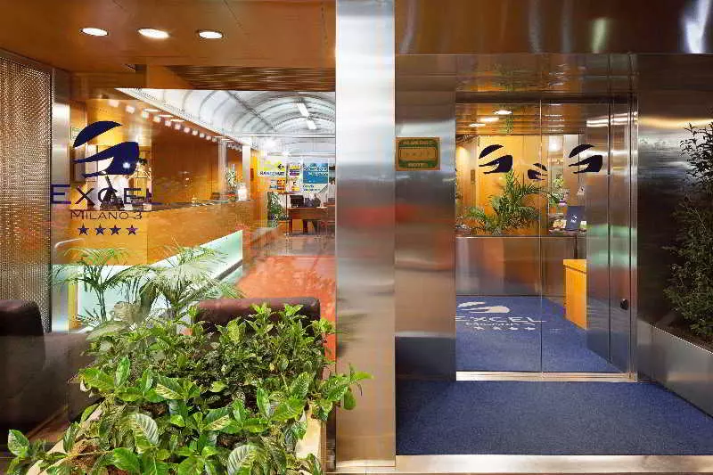 Отель Excel Milano 3