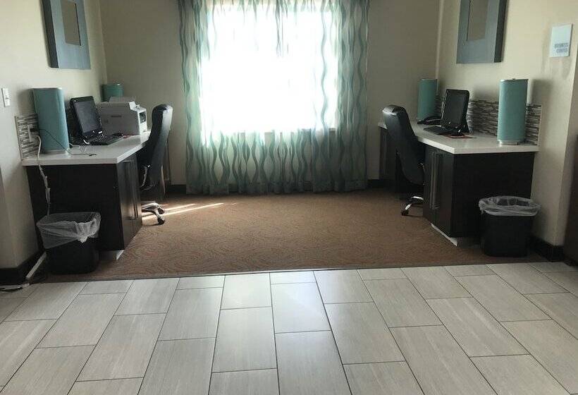 ホテル Holiday Inn Express Kenedy By Ihg