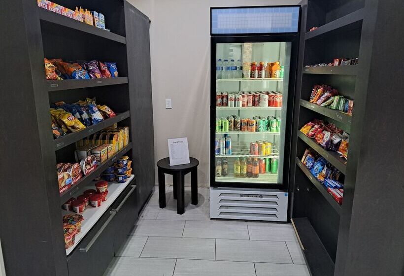 ホテル Holiday Inn Express Kenedy By Ihg