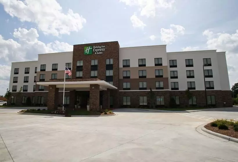 فندق Holiday Inn Express & Suites Monroe, An Ihg