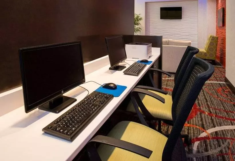 فندق Holiday Inn Express & Suites Monroe, An Ihg